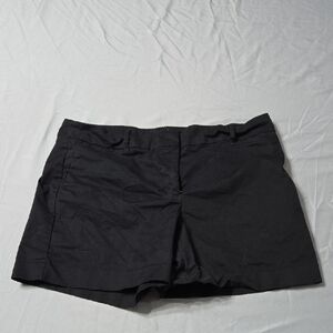 Ann Taylor  Sz 14 Womens Black Flat Front Shorts